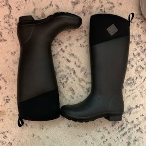 Women’s MUCK BOOTS size 6
